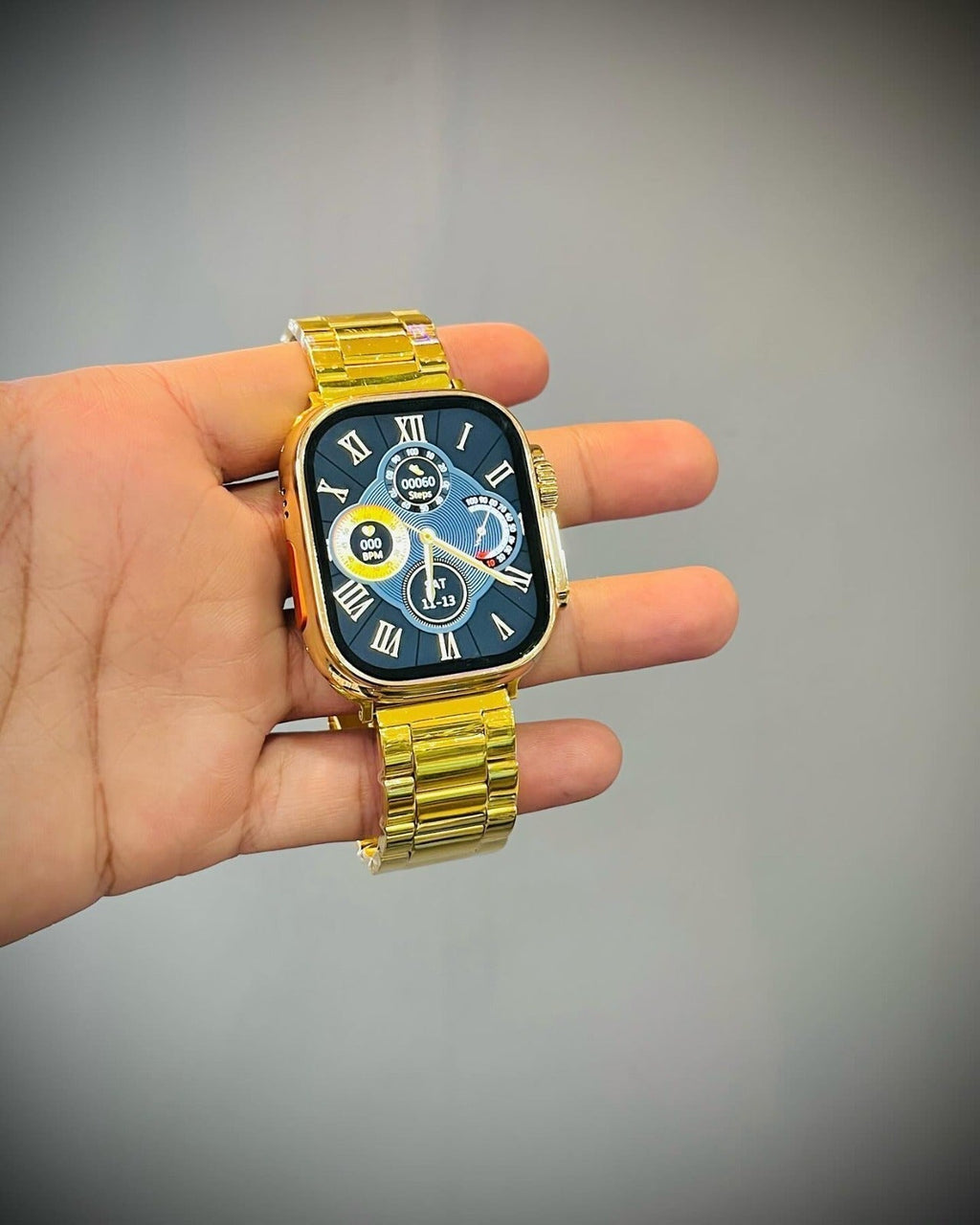 ULTRA2 SMART WATCH + 3 EXTRA STRAPS